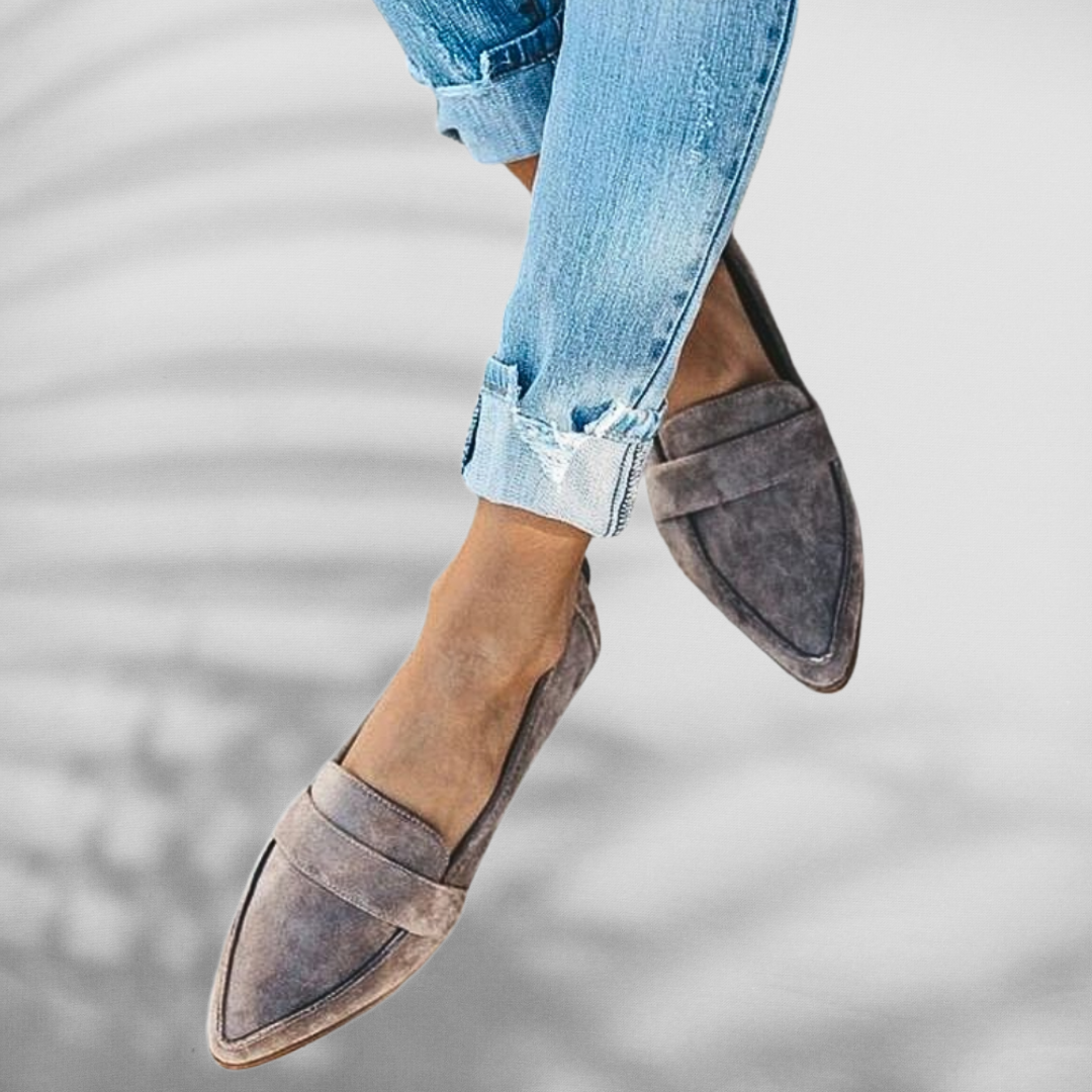 Chrisanne - Mocasines de ante con puntera afilada