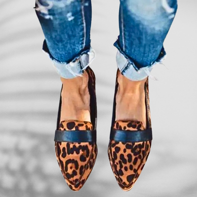 Chrisanne - Mocasines de ante con puntera afilada