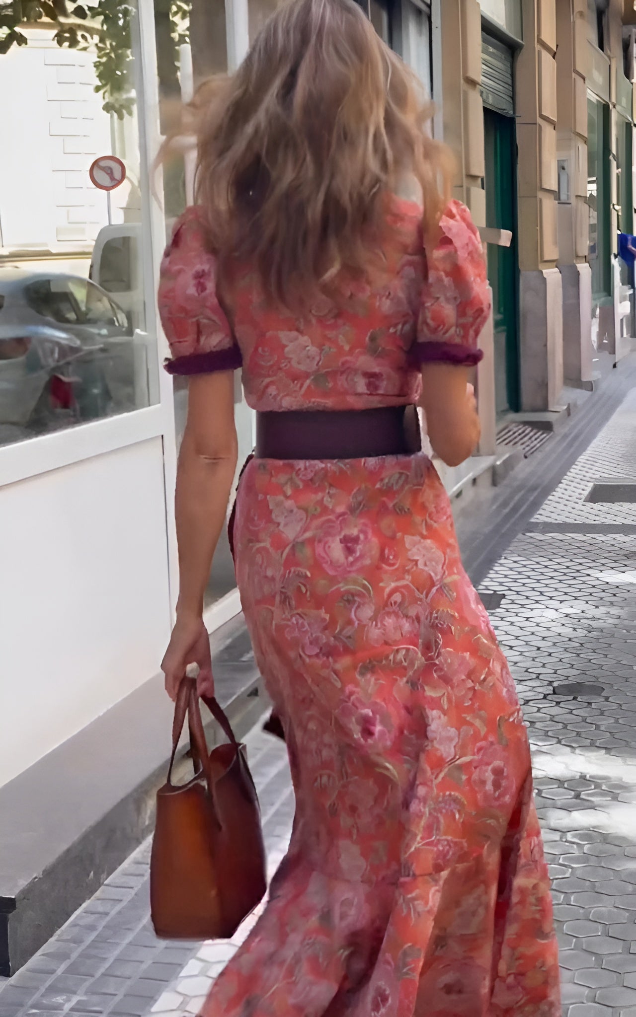 Alicia - Elegante Maxi Vestido Rosa con Mangas Cortas